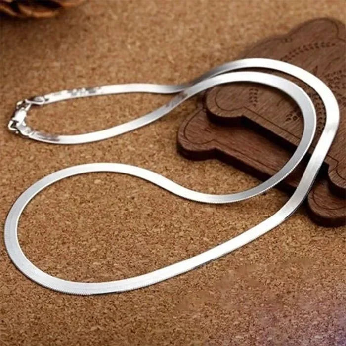 Colar Feminino Estilo Minimalista Banhado em Ouro Branco 18K