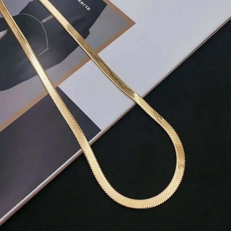 Colar Feminino Estilo Minimalista Banhado em Ouro 18K