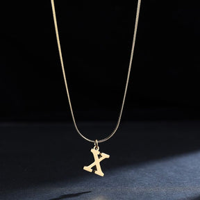 Colar Feminino Com Pingente de Letras Banhado em Ouro 18K