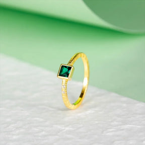 Anel Feminino Emerald Banhado em Ouro 18K