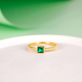 Anel Feminino Emerald Banhado em Ouro 18K