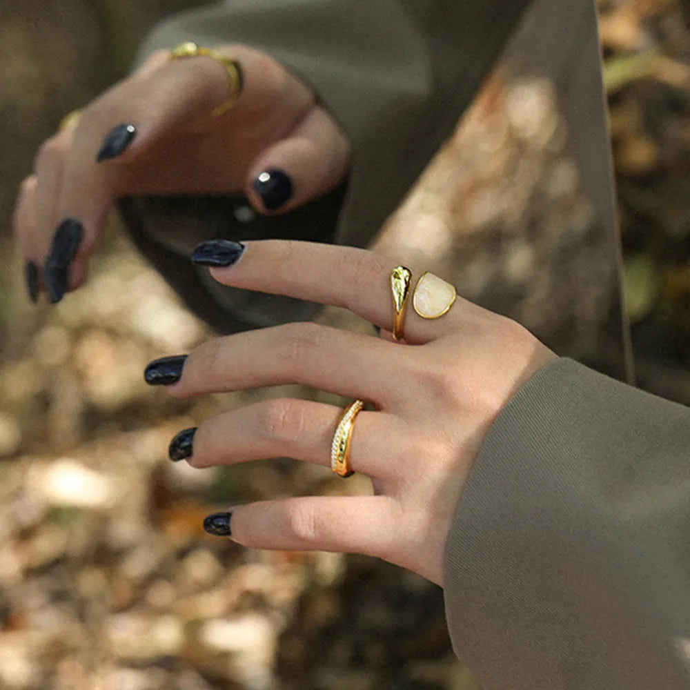 Anel Feminino Logi Snnade com Pedra Zircônia Banhado em Ouro 18K