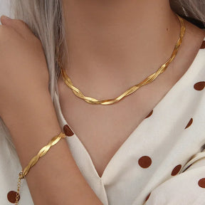 Conjunto Colar e Pulseira Feminina Trançado Banhado em Ouro 18K