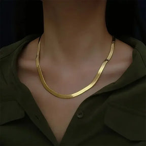 Colar Feminino Estilo Minimalista Banhado em Ouro 18K