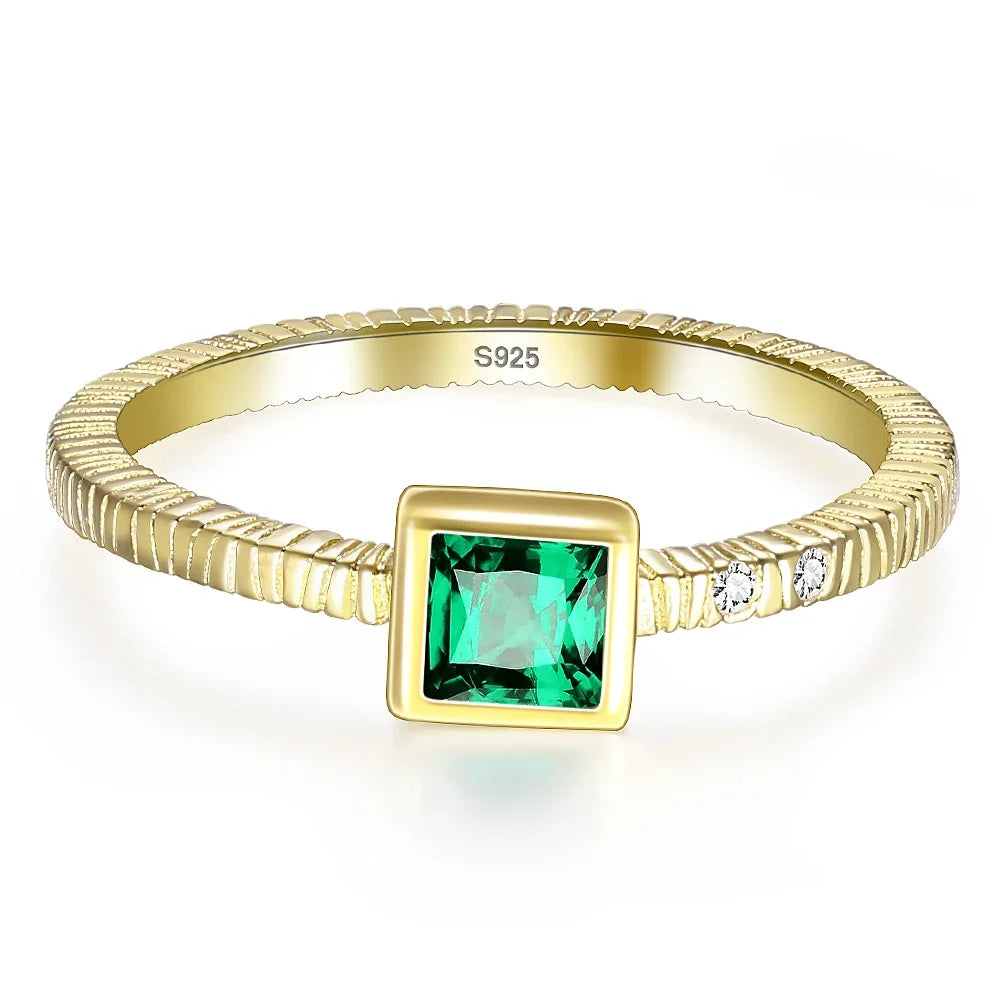 Anel Feminino Emerald Banhado em Ouro 18K