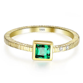 Anel Feminino Emerald Banhado em Ouro 18K