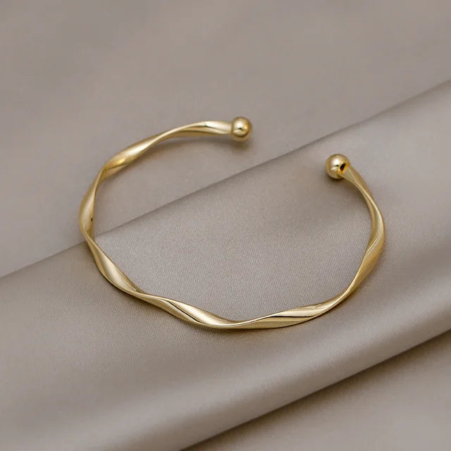 Bracelete Feminino Minimalista Banhado em Ouro 18K